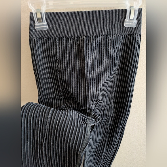 Women's Black Pinstripe Leggings - Picture 2 of 4